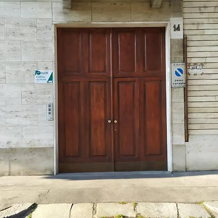 Tania House, Metro Italia 61 Torino