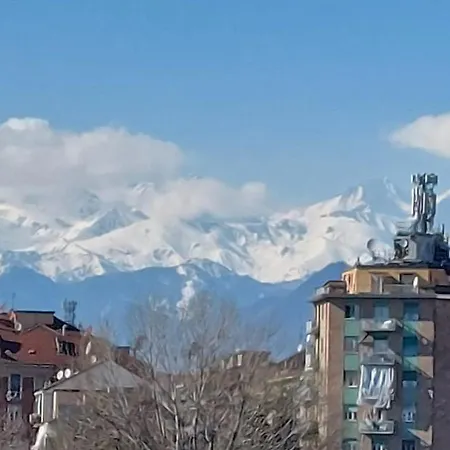 Tania House, Metro Italia 61 *