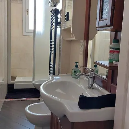 Tania House, Metro Italia 61 Апартаменты Турин