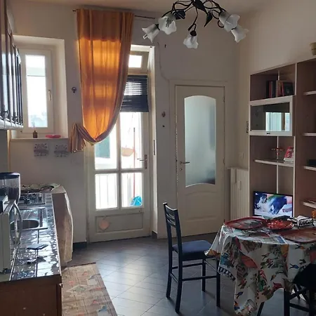 Tania House, Metro Italia 61 Турин