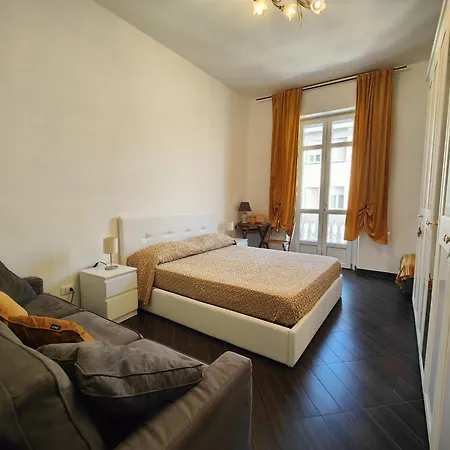Tania House, Metro Italia 61 Апартаменты