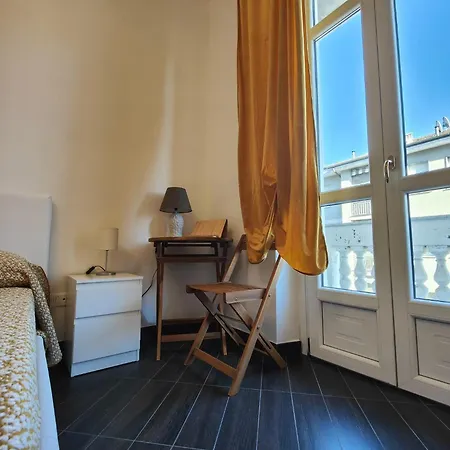 Tania House, Metro Italia 61 * טורינו