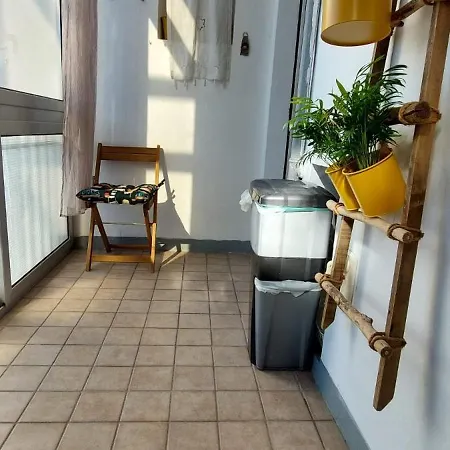 Апартаменты Tania House, Metro Italia 61